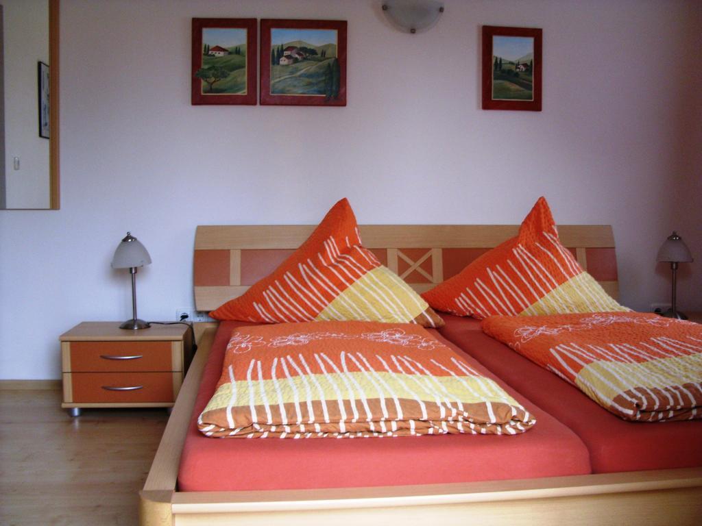 Pension Fitnessoase Eußenheim Стая снимка